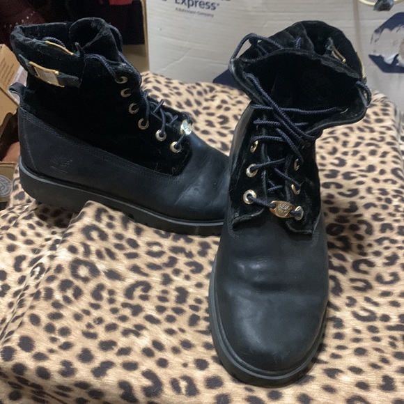 Timberland Velvet top Boots - Picture 2 of 4